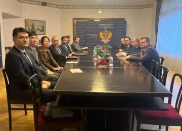 Iran, Russia, China Meet Ahead of IAEA Board Meeting Amid Mounting Nuclear Tensions