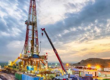 Report Warns of 20% Oil Revenue Overestimate in Iran Budget